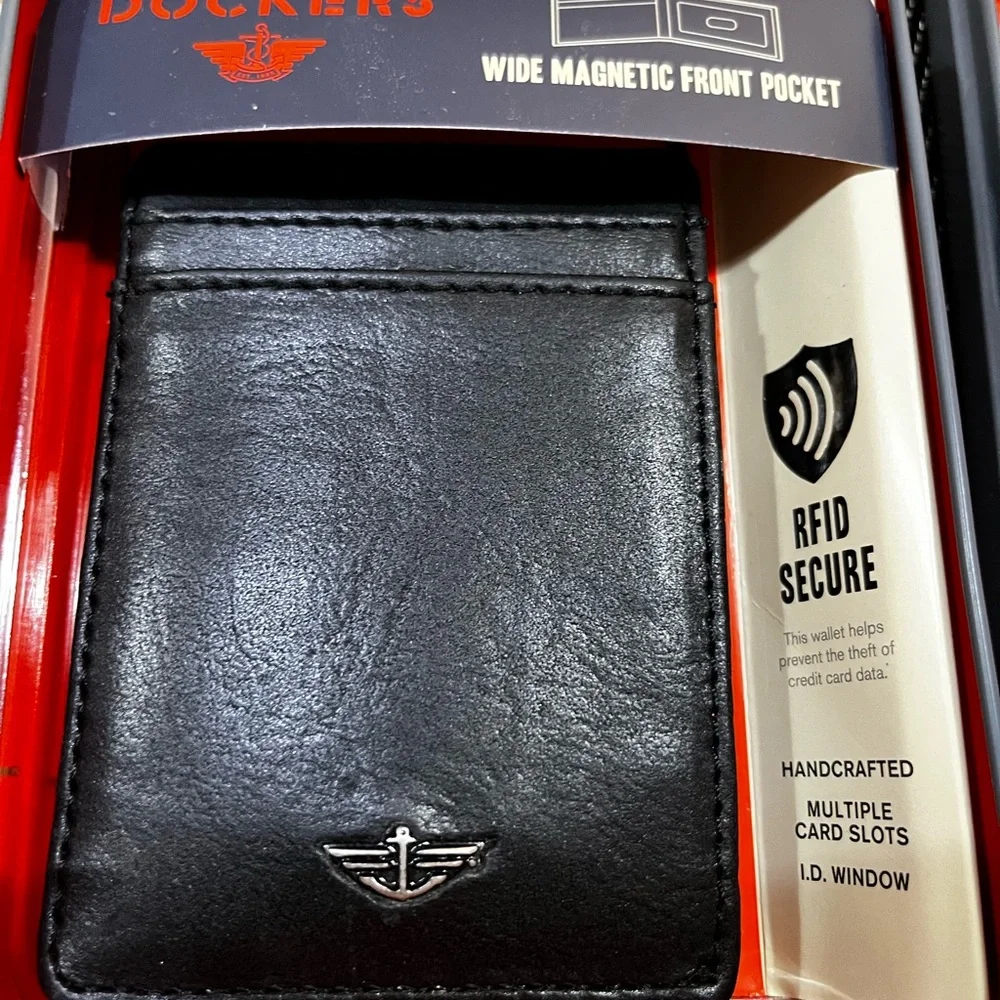 Dockers bifold brown leather wallet